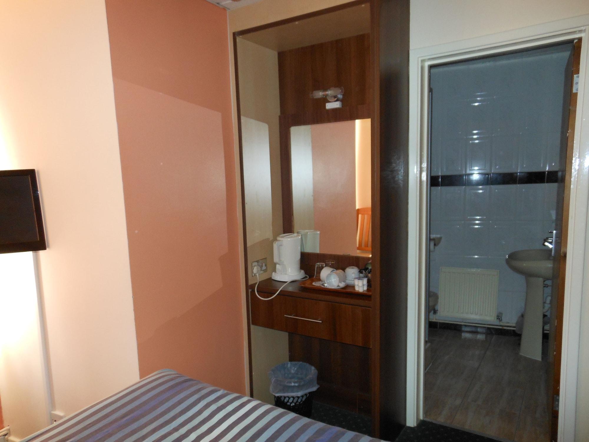 The Gatwick White House Hotel Horley Ngoại thất bức ảnh