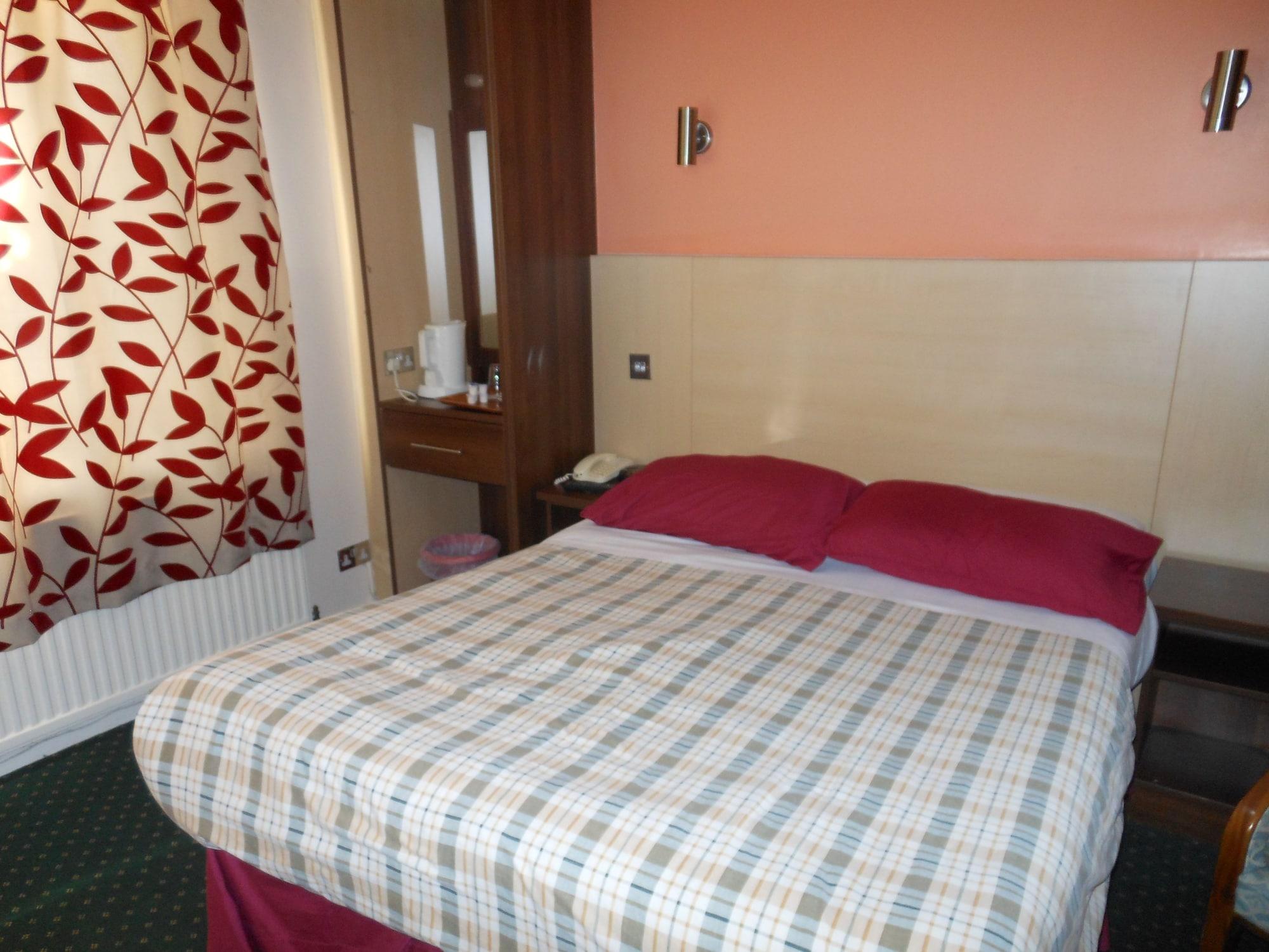 The Gatwick White House Hotel Horley Ngoại thất bức ảnh