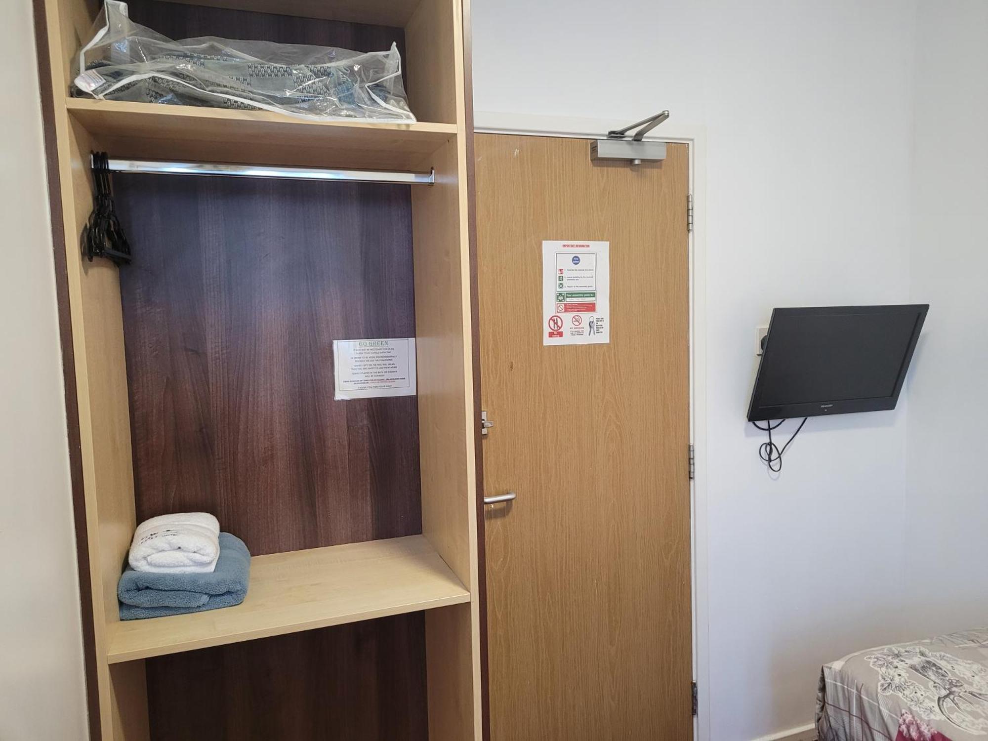 The Gatwick White House Hotel Horley Ngoại thất bức ảnh