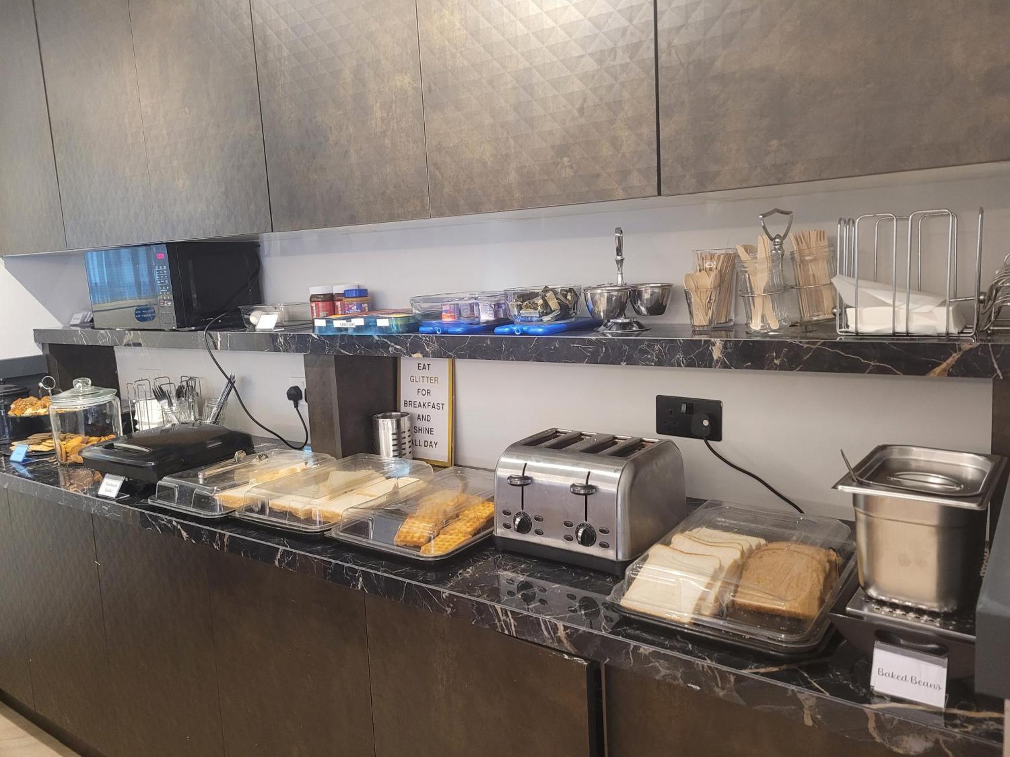 The Gatwick White House Hotel Horley Ngoại thất bức ảnh