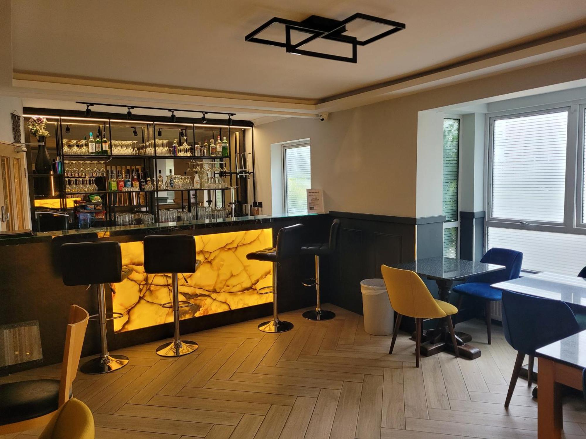 The Gatwick White House Hotel Horley Ngoại thất bức ảnh