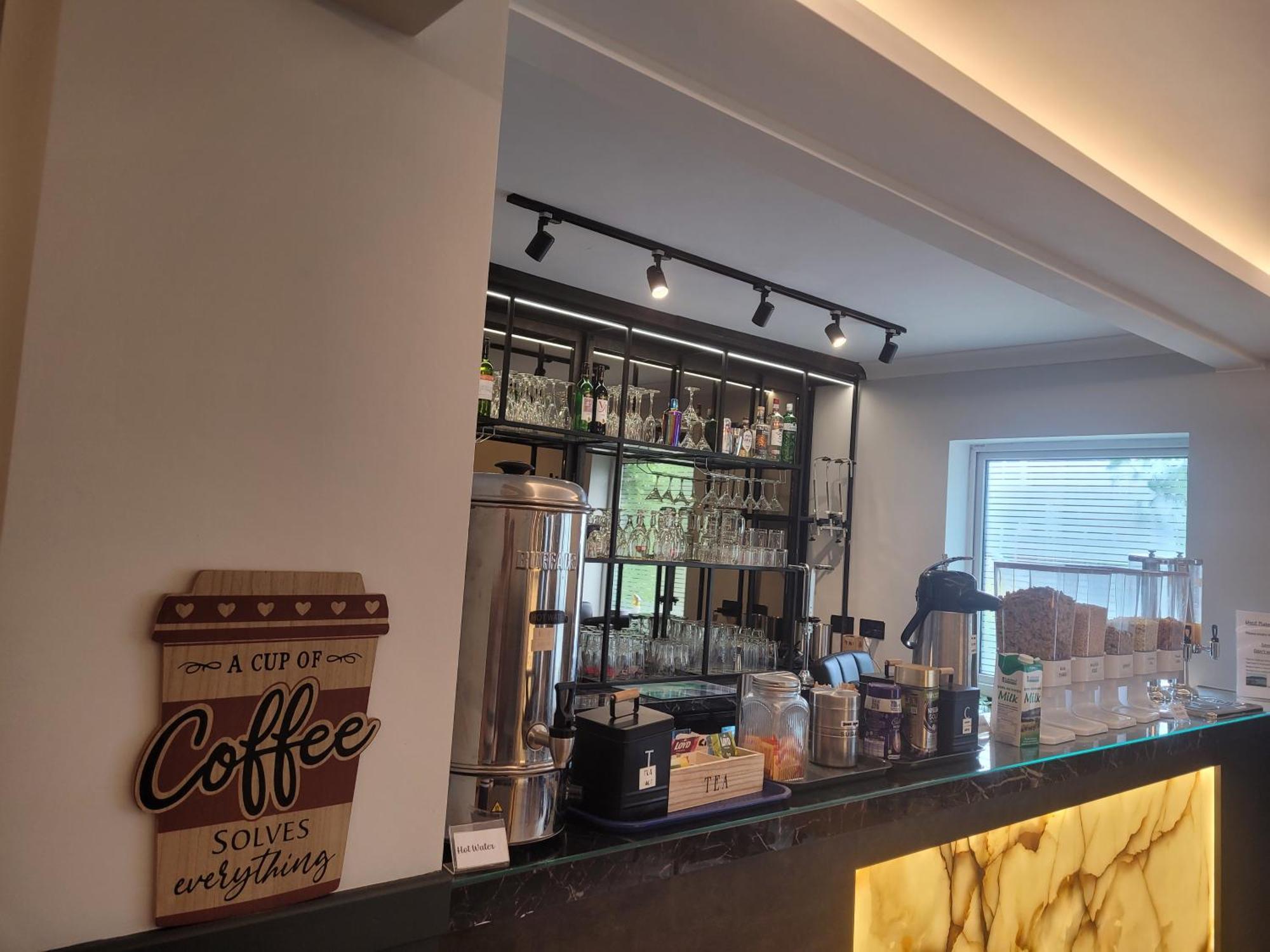 The Gatwick White House Hotel Horley Ngoại thất bức ảnh