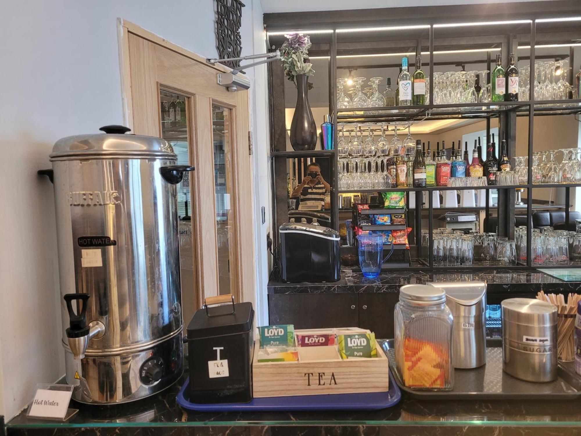 The Gatwick White House Hotel Horley Ngoại thất bức ảnh