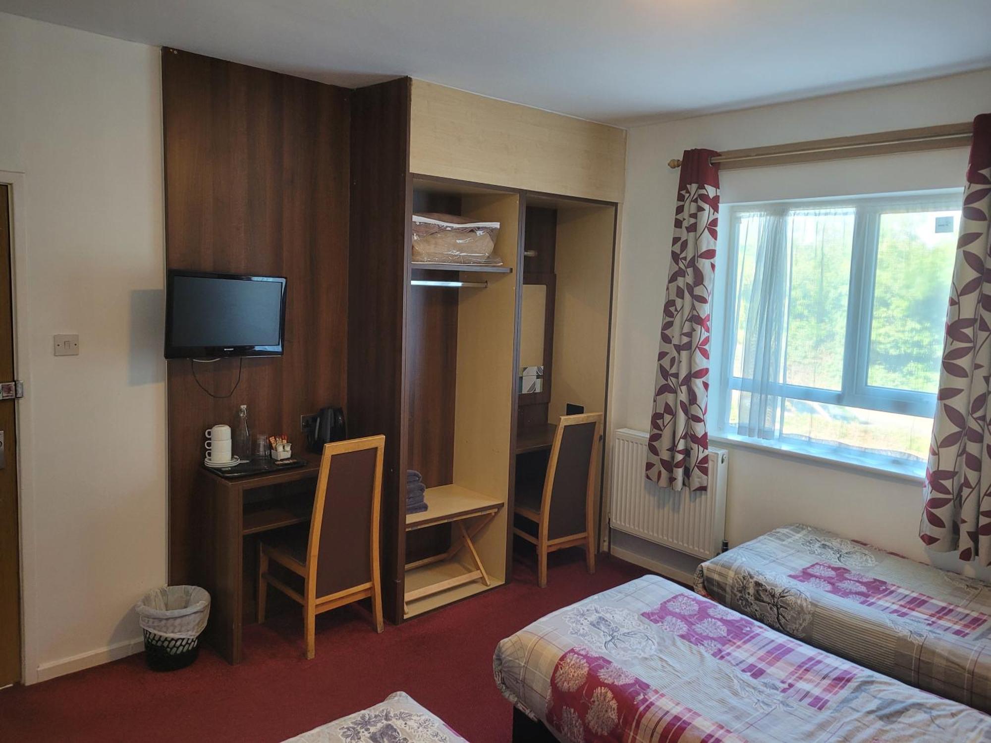 The Gatwick White House Hotel Horley Ngoại thất bức ảnh