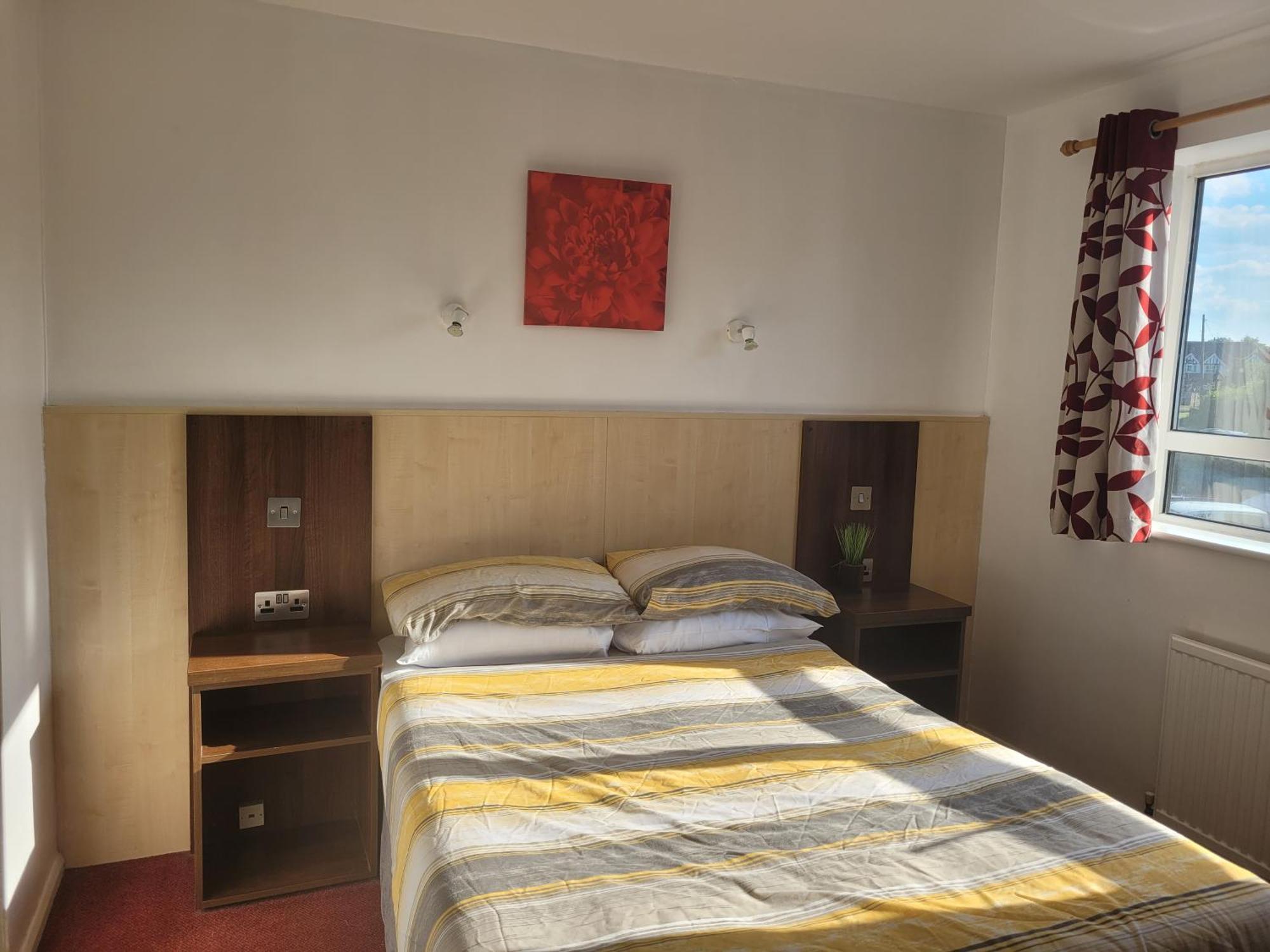 The Gatwick White House Hotel Horley Ngoại thất bức ảnh
