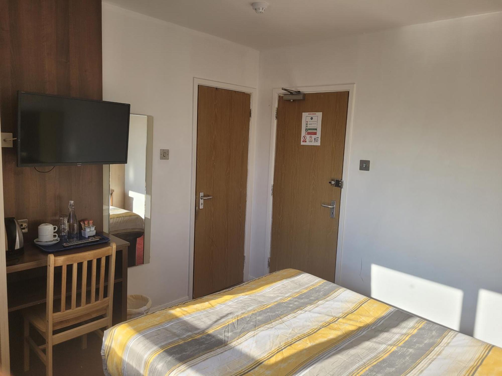 The Gatwick White House Hotel Horley Ngoại thất bức ảnh