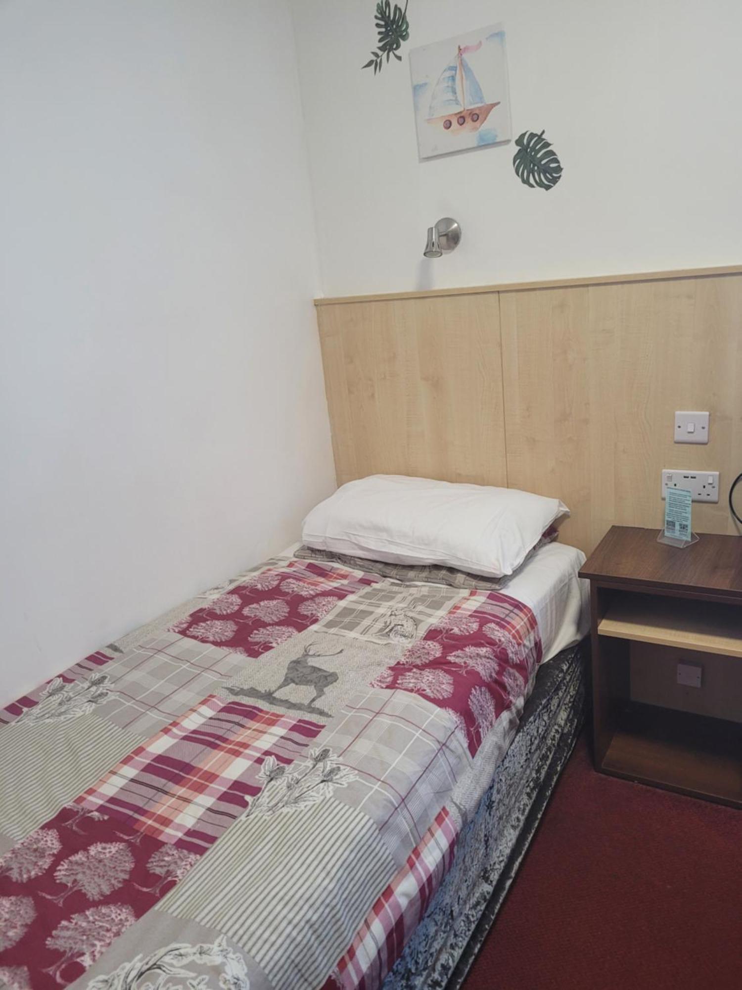 The Gatwick White House Hotel Horley Ngoại thất bức ảnh